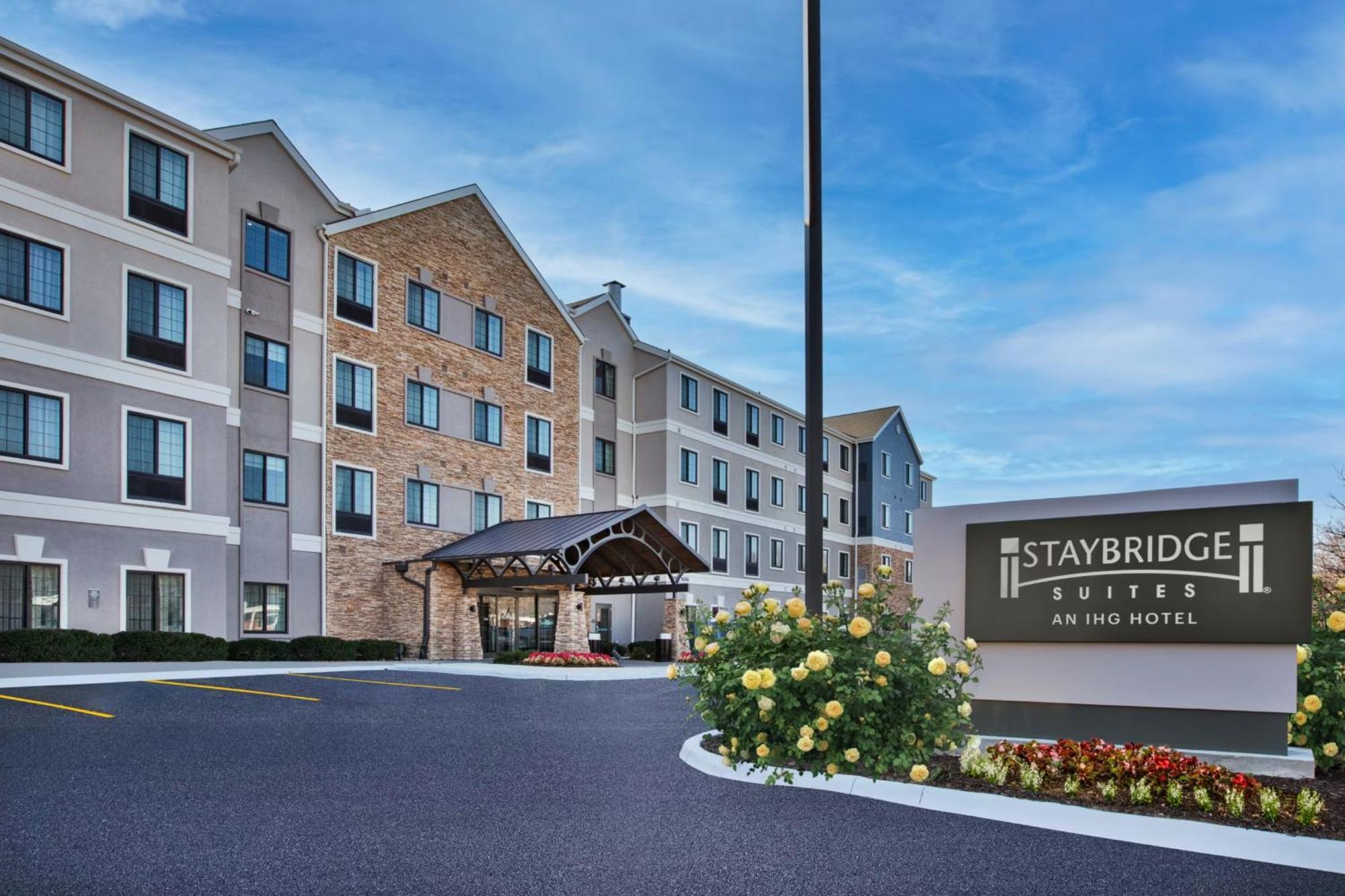 Staybridge Suites Omaha 80Th And Dodge By Ihg Екстер'єр фото