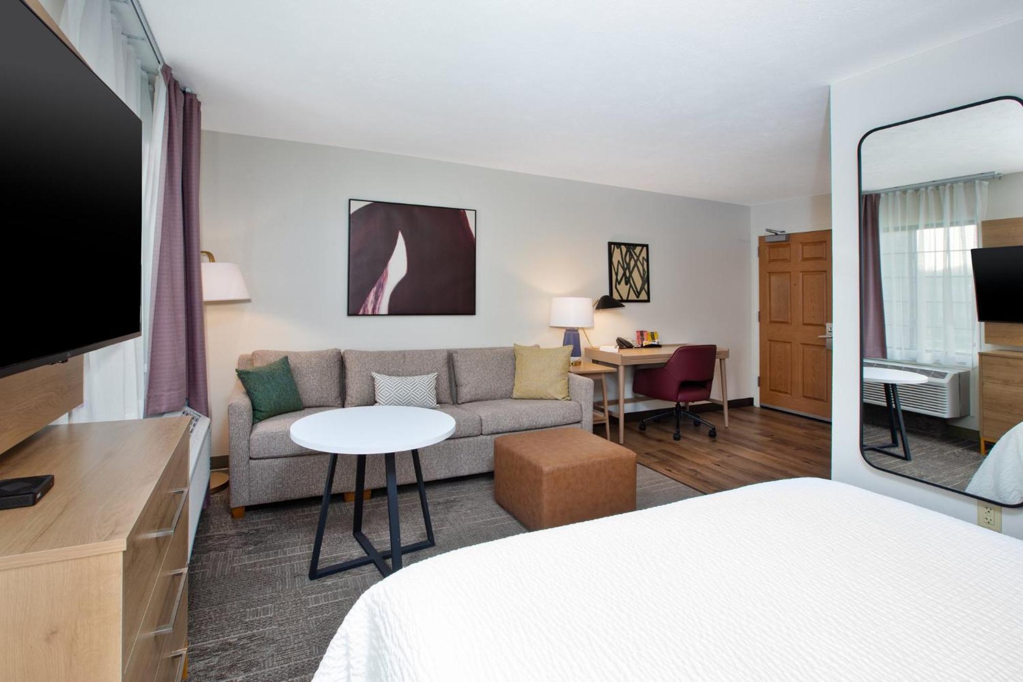 Staybridge Suites Omaha 80Th And Dodge By Ihg Екстер'єр фото