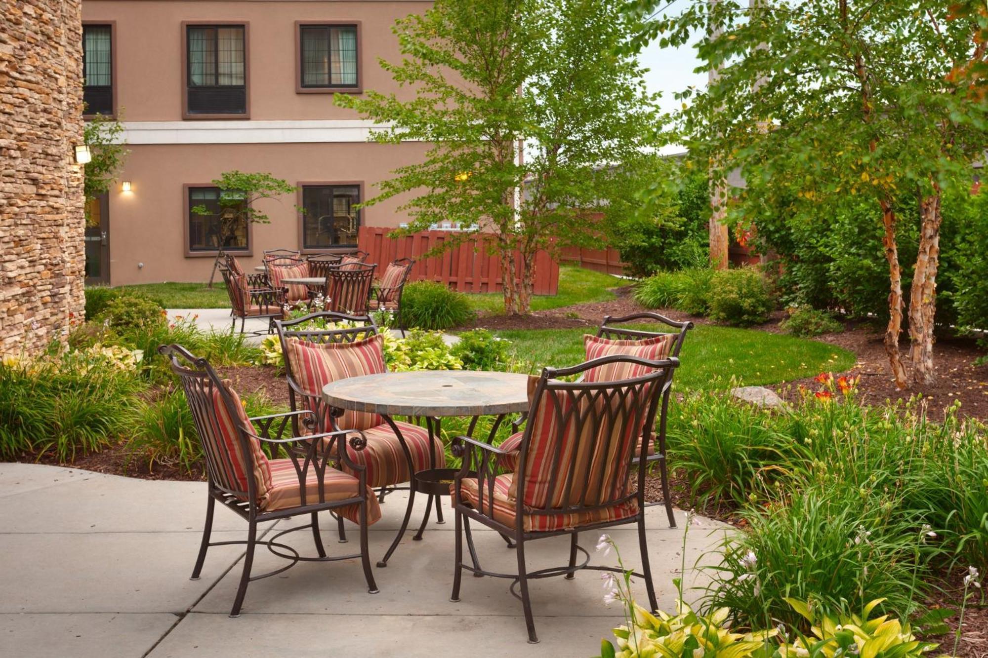 Staybridge Suites Omaha 80Th And Dodge By Ihg Екстер'єр фото