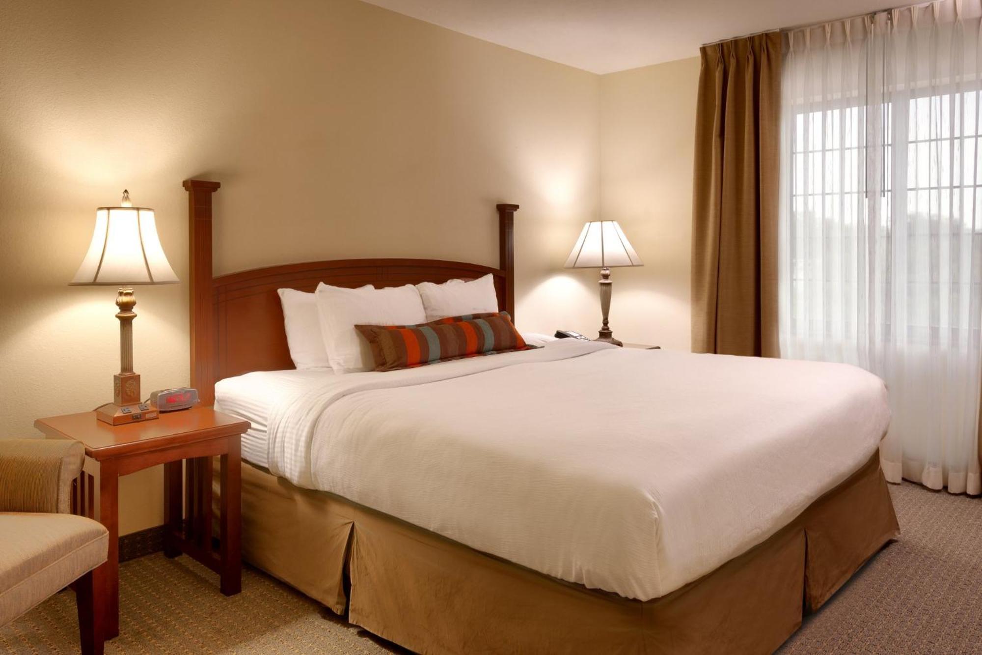 Staybridge Suites Omaha 80Th And Dodge By Ihg Екстер'єр фото
